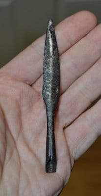 A large and excellent Medieval socketed iron arrowhead, River Thames, London (K8) SOLD