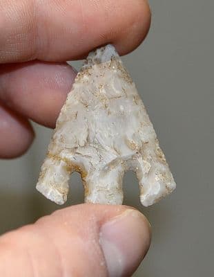 A large & superb Late Neolithic / Early Bronze Age flint Barbed & tanged arrowhead, Leics. SOLD