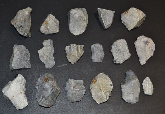 A lot of 17 x assorted Mesolithic Portland flaked Chert tools, Portland Bill, Dorset (N102) SOLD