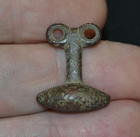 A scarce and unusual Roman bronze clothing toggle fastener, Buckinghamshire SOLD