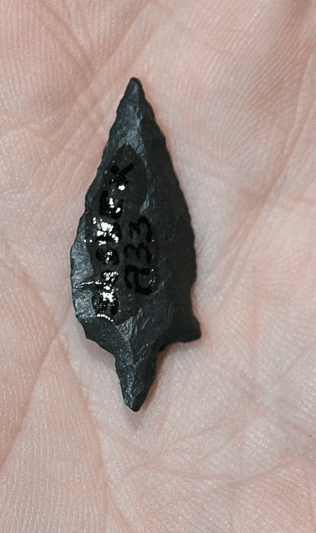 A small, finely worked Late Neolithic / Early Bronze Age Chert tanged arrowhead, Sussex (AS1) SOLD