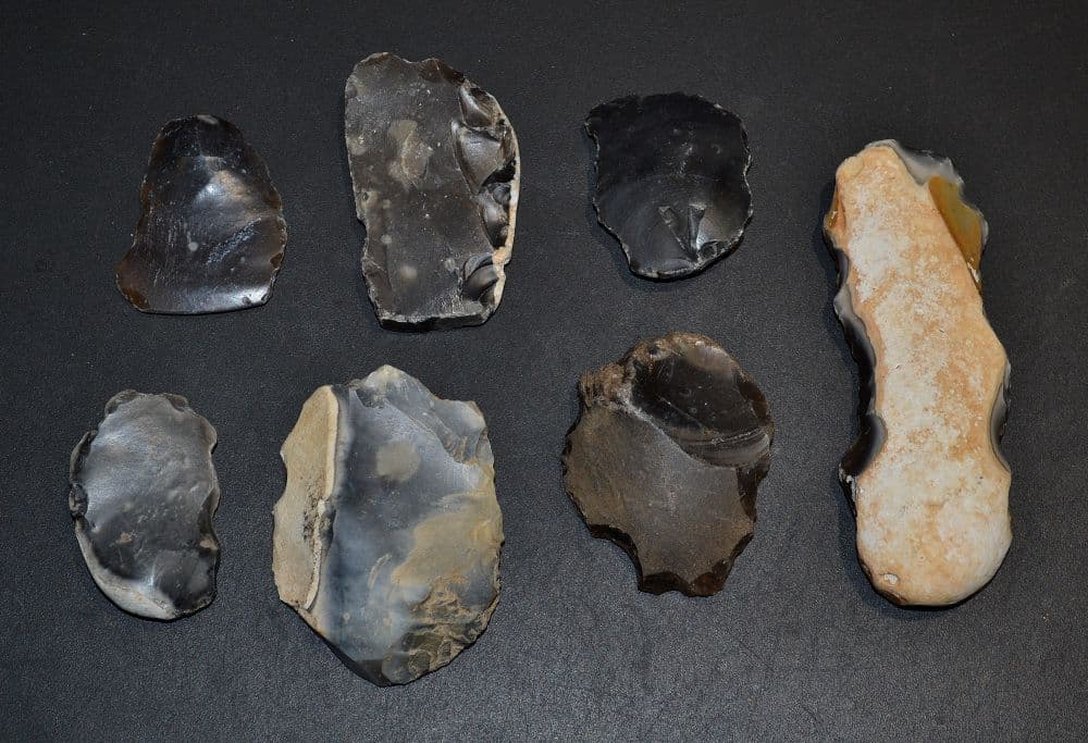 An affordable group of 7 x Early Lower Paleolithic flint flake tools ...
