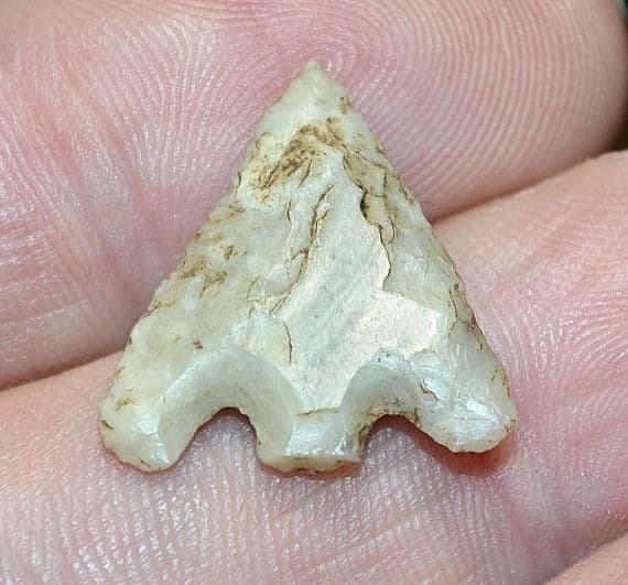 An excellent Early Bronze age Barbed & Tanged flint arrowhead from Rudston, East Yorkshire SOLD