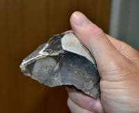 An excellent Mid-Paleolithic 