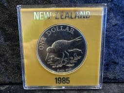 New Zealand, One Dollar 1985 (Black Stilt), in Case, OS640