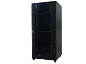 Rack metálico con puerta. 47 unidades formato 19