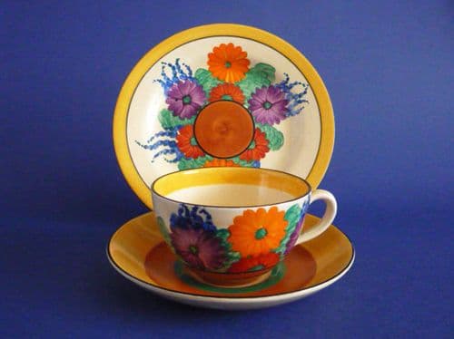 (Sold) Clarice Cliff Bizarre 'Gayday' Globe Trio c1930