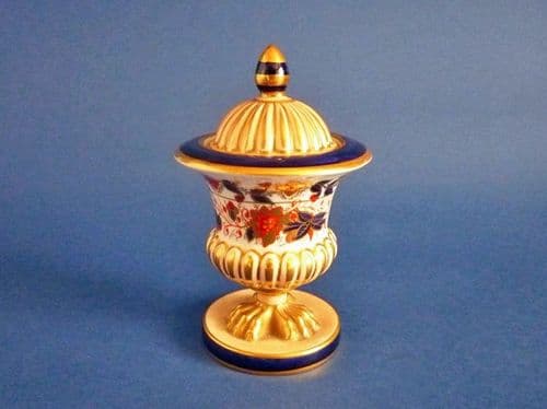 Davenport Porcelain Imari Pattern Campana Shape Inkwell c1880
