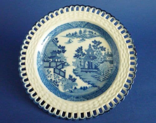 Fine Minton 'Chinoiserie Bridgeless' Pattern Arcaded Dessert Plate c1810