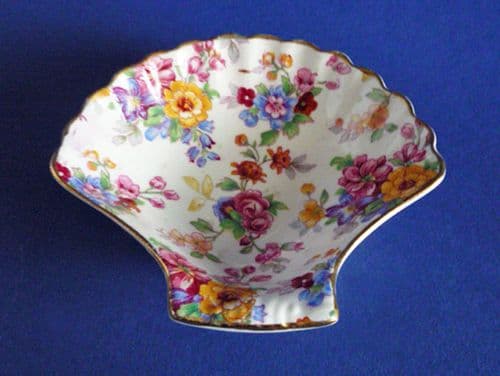 Pretty Royal Winton 'Cotswold' Chintz Shell Shaped Dish c1952