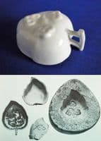 Rare Caughley 'Fisherman' Pattern Small Butter Boat c1780