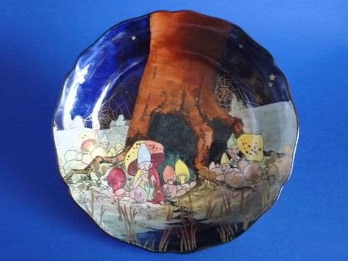 Royal Doulton 'Gnomes B' or 'Munchkins' Leeds Dish D4697 c1928