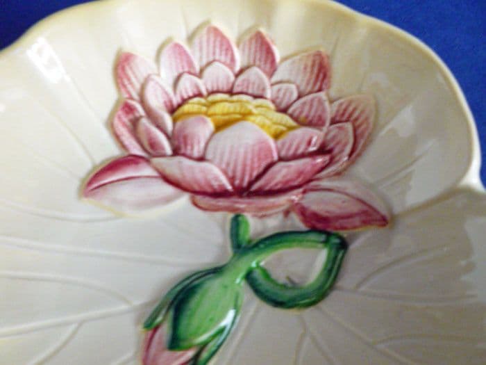 Small Carlton Ware Dish Yellow with Pink Water Lily c1939