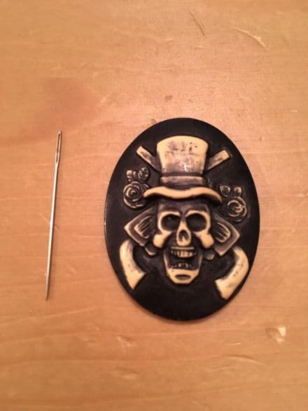 Guns n Roses Cameo Needle Minder