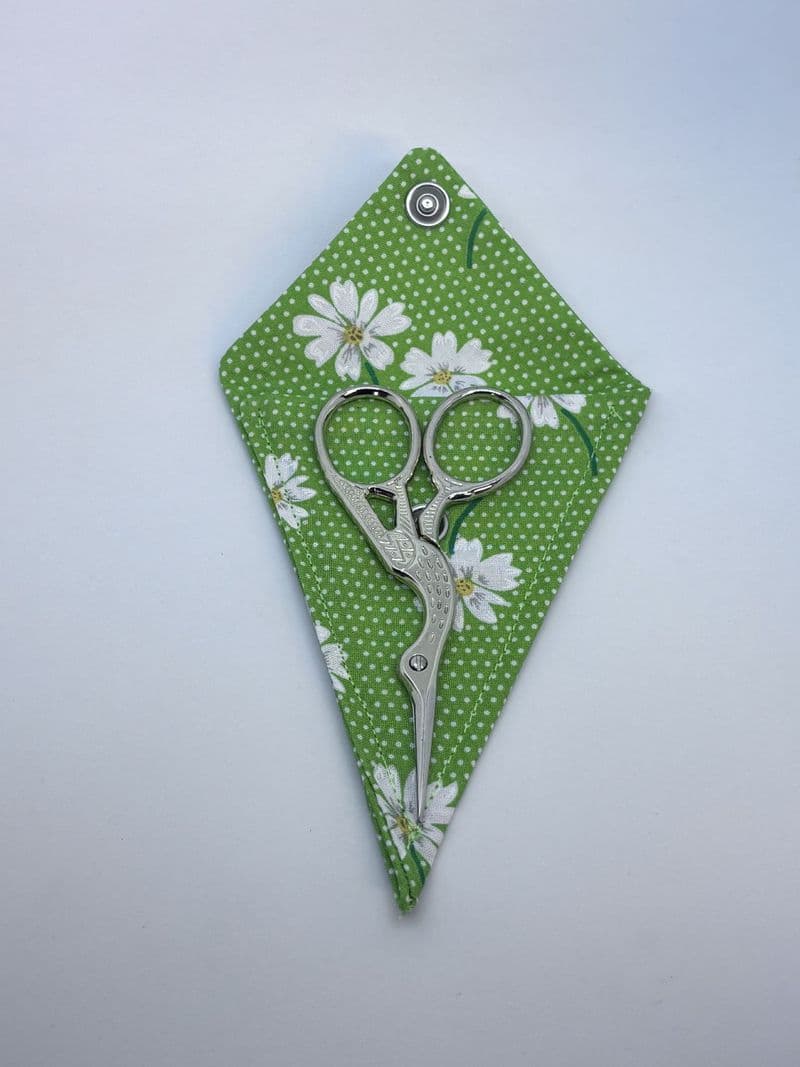 Scissor Cases - White Daisies on Green