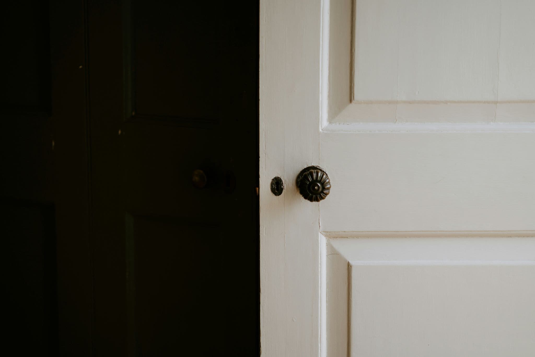 How to Choose the Right Door Knobs for Your Bedroom