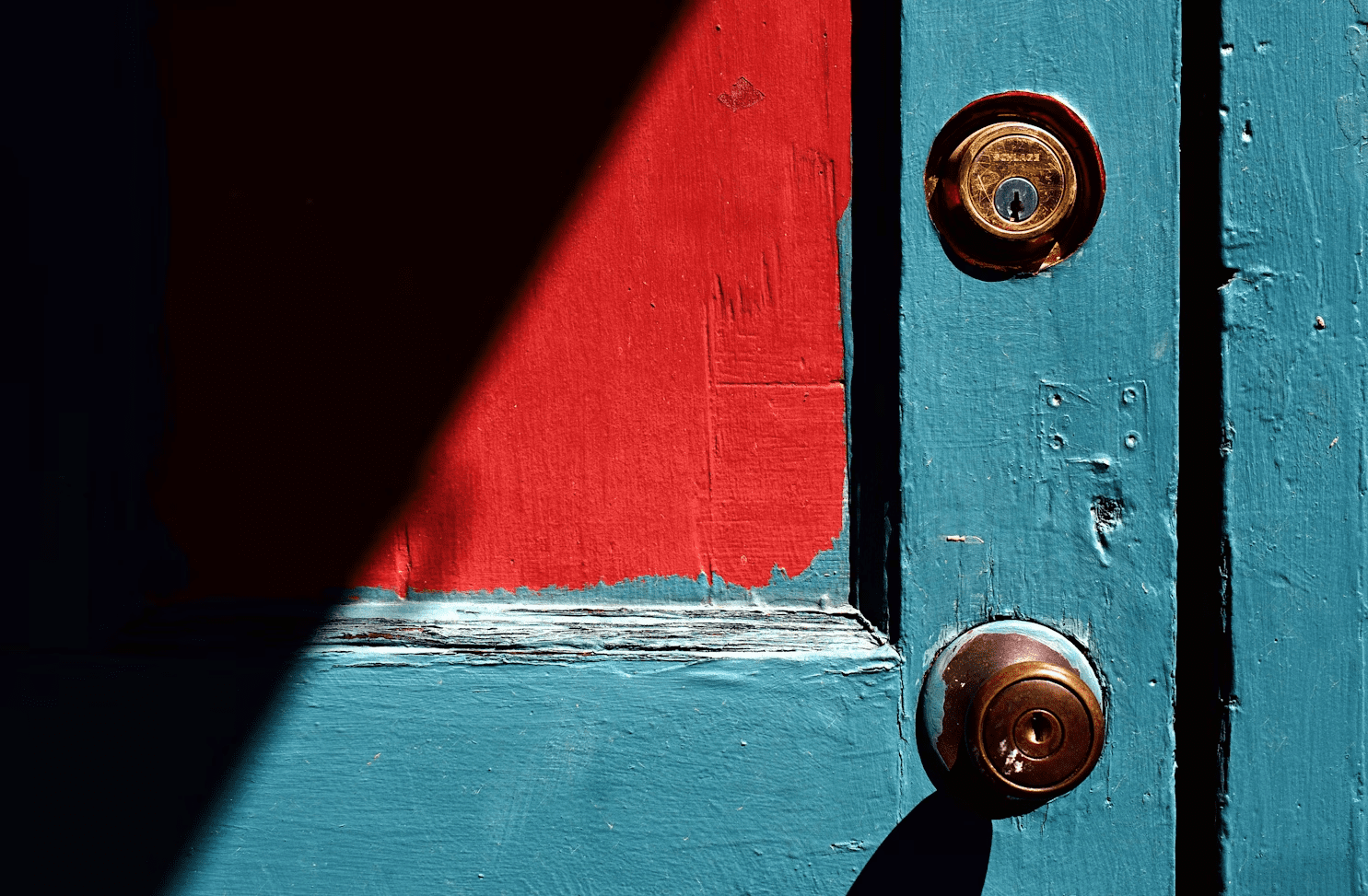 How to remove paint from door knobs without removing them
