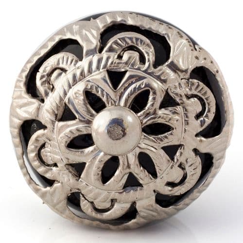 Black/ornate fitting knob