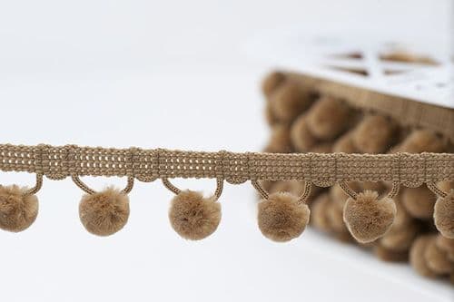 Pompom Trim - Straw