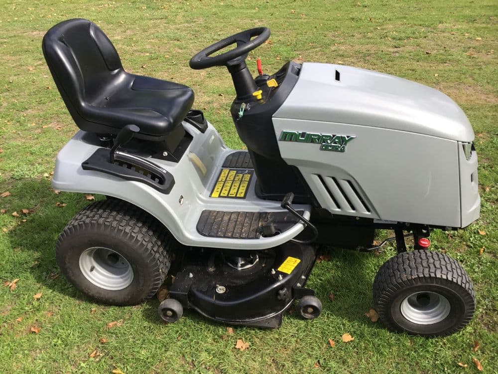 SOLD********MURRAY   MSD100  Ride on Mower*****SOLD