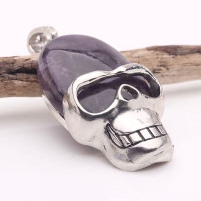 Amethyst Skull Pendant in silver alloy 1