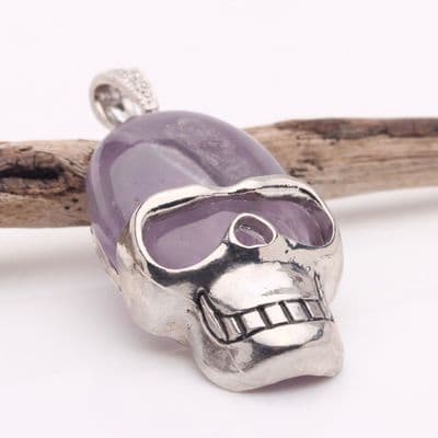 Amethyst Skull Pendant in silver alloy 2