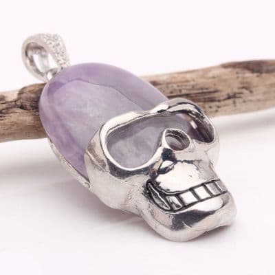 Amethyst Skull Pendant in silver alloy 3