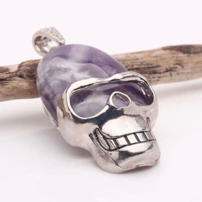Amethyst Skull Pendant in silver alloy 9