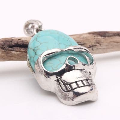 Blue Howlite Skull Pendant in silver alloy 8