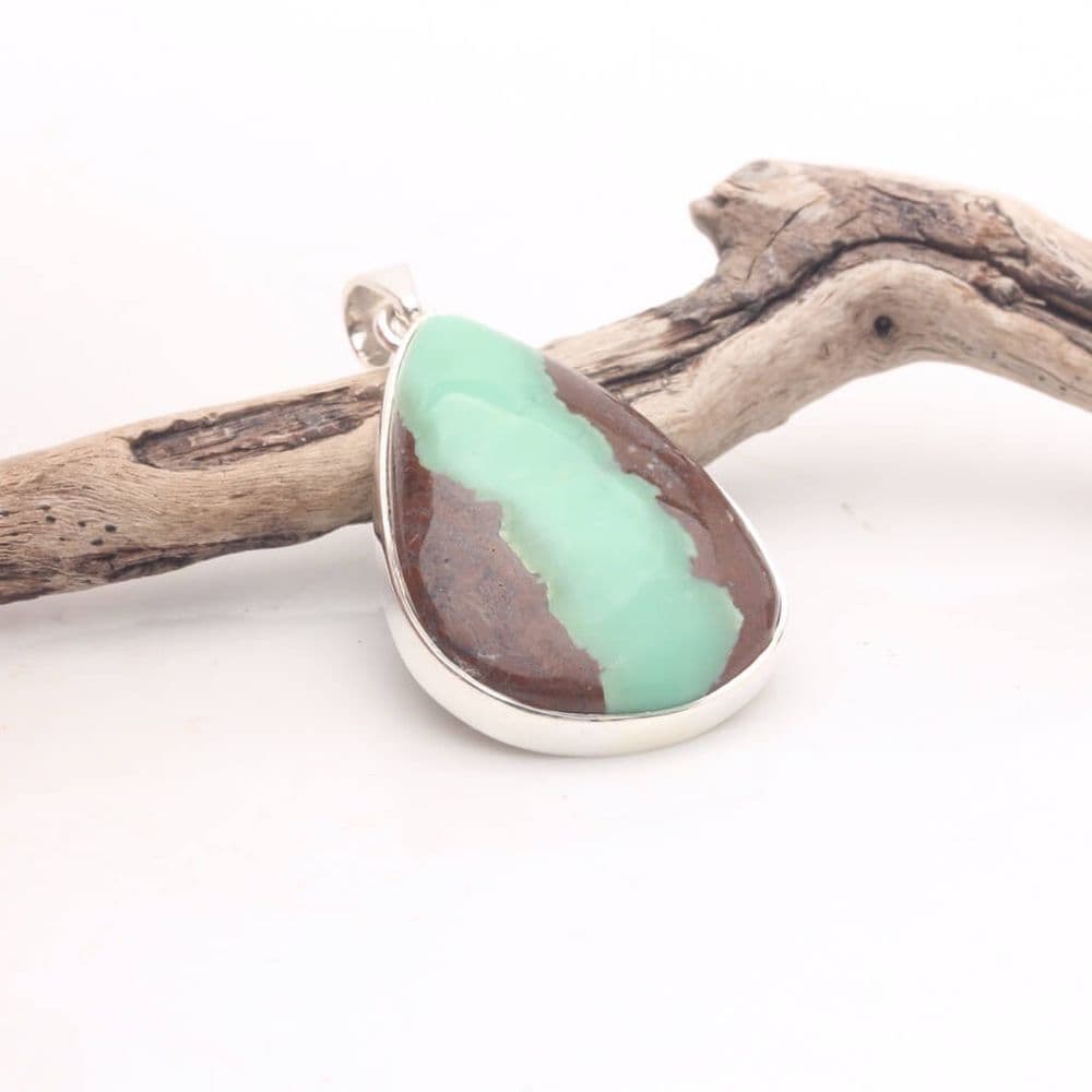 •CHRYSOPRASE - TEARDROP• bezel capped silver pendant