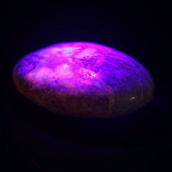 Hackmanite | Crystals For Healing