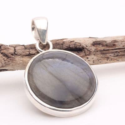 Labradorite Pendant 19