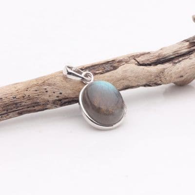 Labradorite Pendant 26