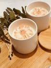 Luxury Soy Candle with Daisy Flower – White Ribbed Jar with Wooden Lid (30cl) - Citronella Fragrance
