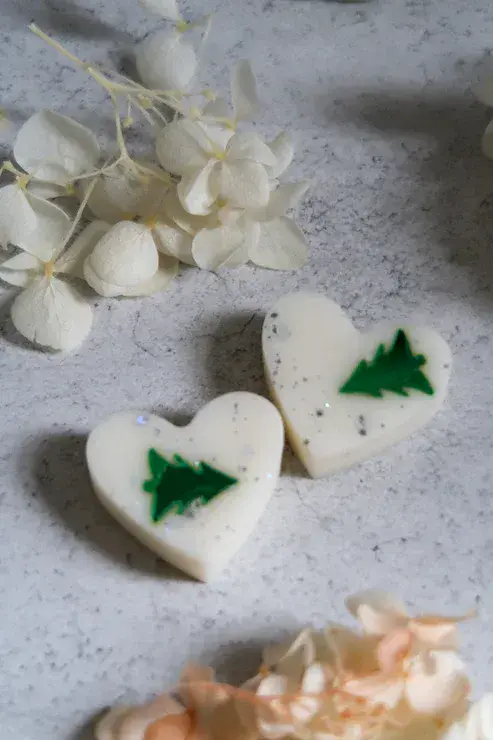 Snow kissed heart Shaped Christmas Tree Wax Melts Christmas Fragrance - Snow kissed Fragrance