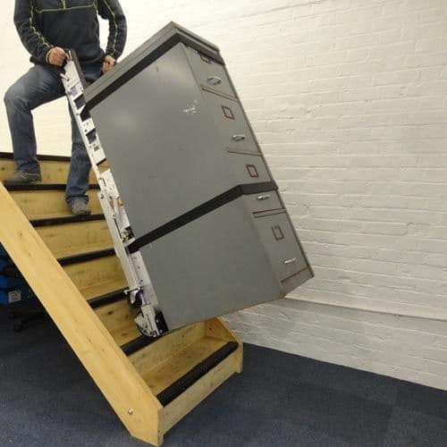 Escalera TITAN 600 podczas pracy na schodach