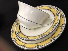 Beautiful AYNSLEY tea trio. Cup saucer and plate set