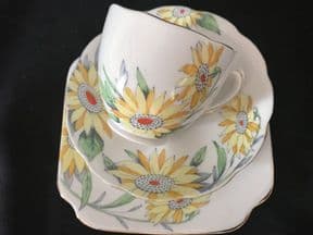 bell china Imari pattern sandwich set