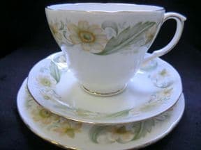 Duchess Greensleeves Breakfast sized trio