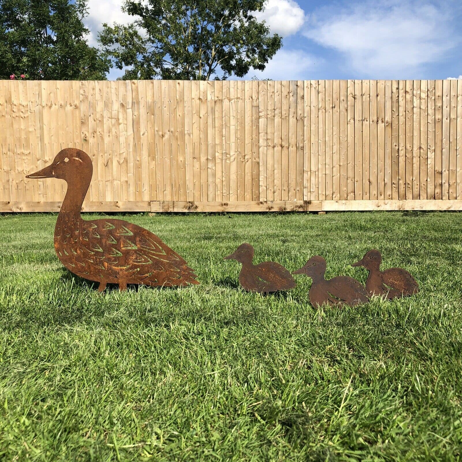 Metal DUCK AND DUCKLINGS Garden Ornament decoration lawn feature statue