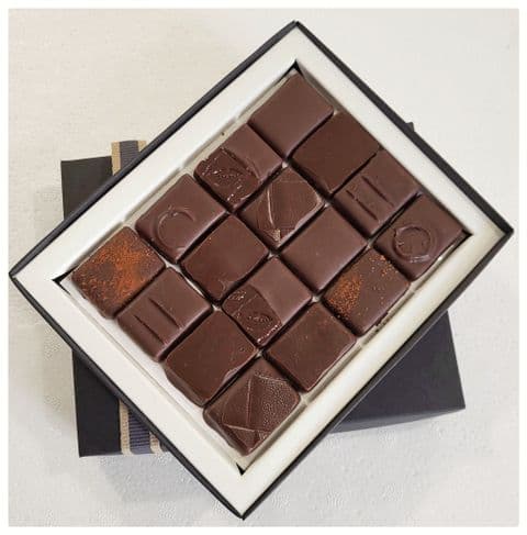 Pure II 16 Chocolates