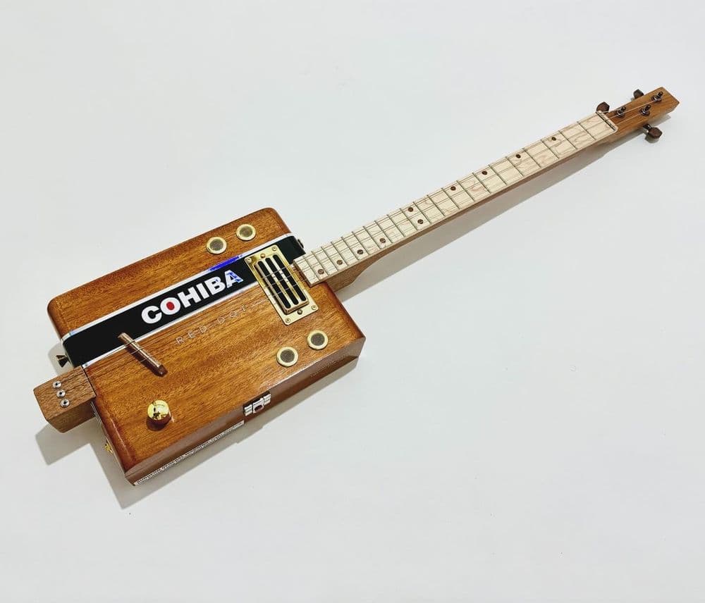 Cigar Box Guitar Cohiba Box Electro humbucker Acoustic Volume