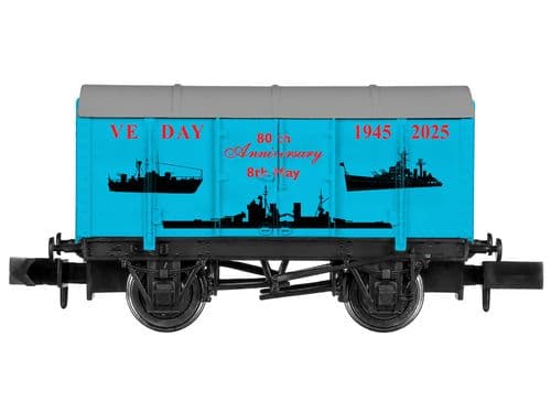 Dapol 2F-013-100 Gunpowder Van VE Day 80th Anniversary Navy Weathered N Gauge *PRE ORDER £13.6*