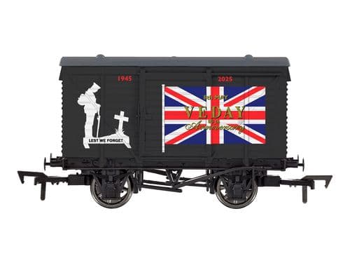 Dapol 4F-011-149 Ventilated Van VE Day 80th Anniversary Army Weathered OO Gauge *PRE ORDER £16.4*