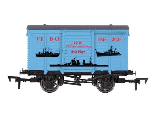 Dapol 4F-011-150 Ventilated Van VE Day 80th Anniversary Navy OO Gauge *PRE ORDER £15.2*