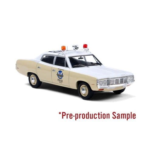 Iconic Replicas 430590 AMC Matador Police Car: Phoenix Police Dept 1974  1:43 Scale *PRE ORDER £44.09*