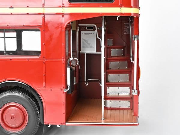 IXO Collections 1/12 Scale Routemaster Bus, Highly Detailed Metal & Plastic Kit, *PRE ORDER £956.00*