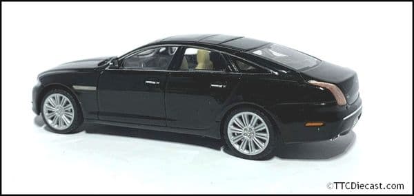 IXO JDCAXJ - 1:43 Scale Jaguar XJ - Amethist Black