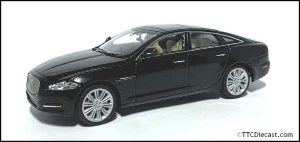 IXO JDCAXJ - 1:43 Scale Jaguar XJ - Amethist Black