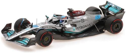 Minichamps MIN 417 223163 Mercedes AMG Petronas F1 1st Pole Russell Pole Hungarian GP 2022 W13 E Per